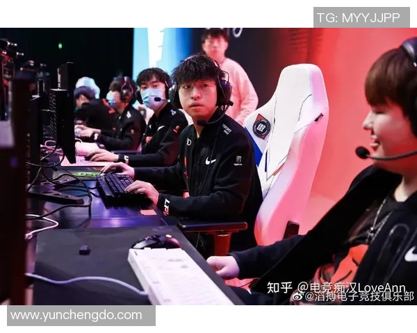 TES战队包夹战术全新升级解析与实战应用探讨